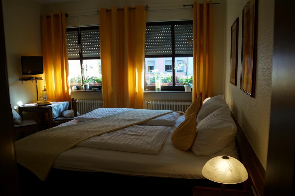 Hotel Restaurant Zunftstube Saarburg Room photo